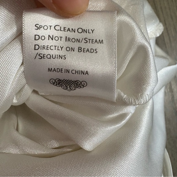 SUE WONG Appliqué Halter Sleeveless Dress White Ivory Sz 2 Bridal Embroidered - Picture 15 of 16